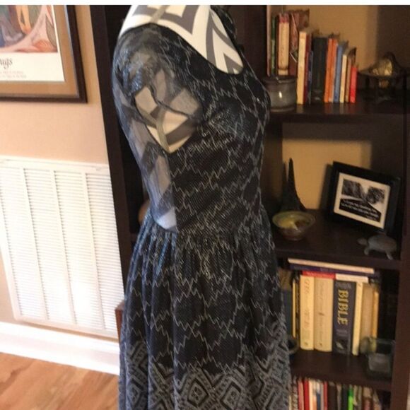 Size 6 Pins & Needles Metallic Open Back Dress NWT - Picture 4 of 8
